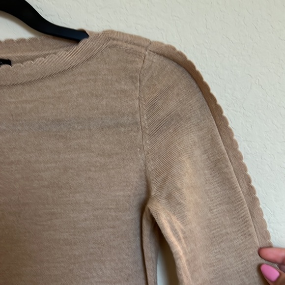 Banana Republic Long Sleeves Sweater - Picture 2 of 3